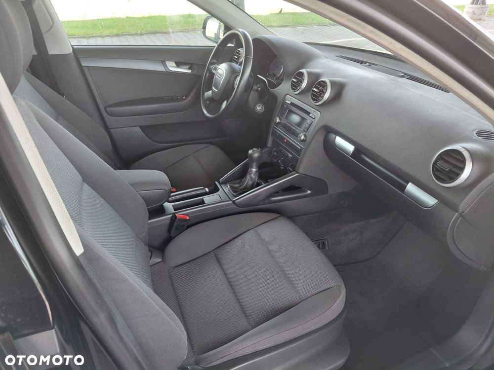 Audi A3 Sportback 1.6 Ambiente - 10