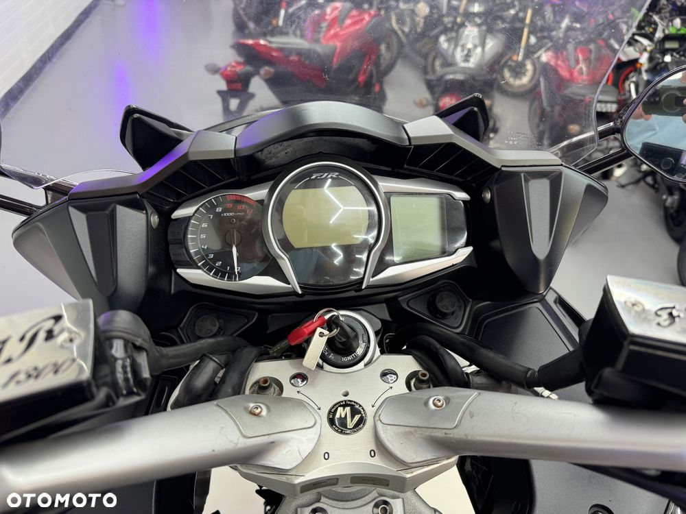 Yamaha FJR - 27