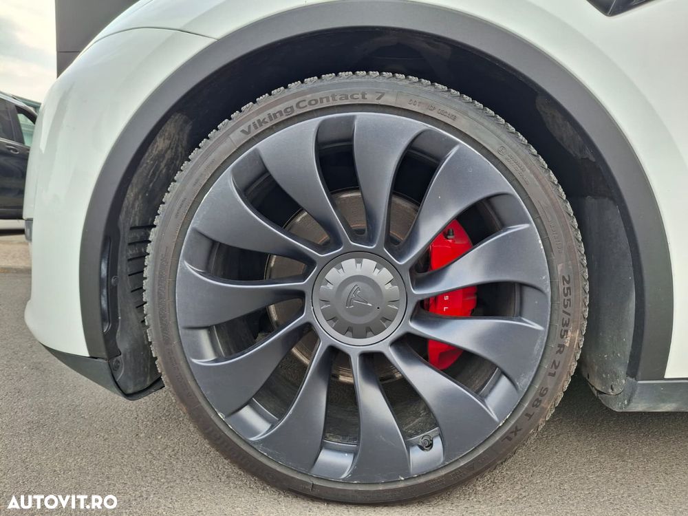 Tesla Model Y Performance Dual Motor AWD - 24