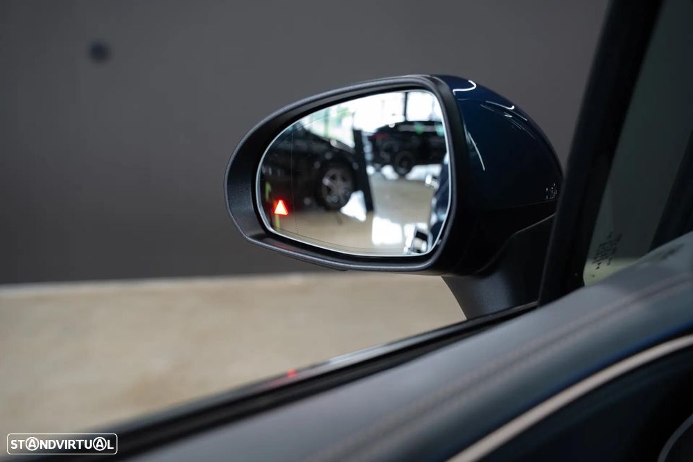 Mercedes-Benz EQE 300 Electric Art — fotografia 12