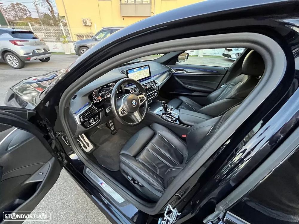 BMW 520 d Pack Desportivo M Auto - 24