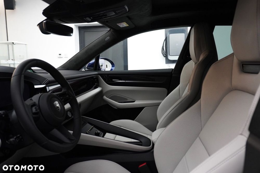 Porsche Macan - 16