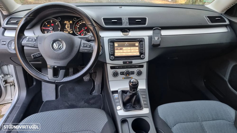 VW Passat Variant 1.6 TDI Confortline BlueMotion - 8