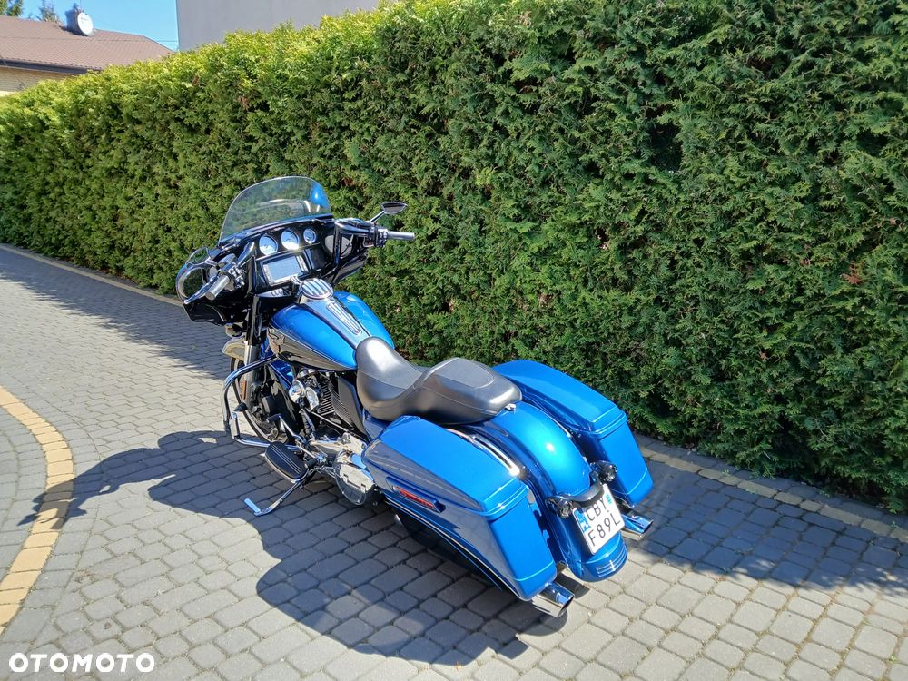 Harley-Davidson CVO Street Glide - 6