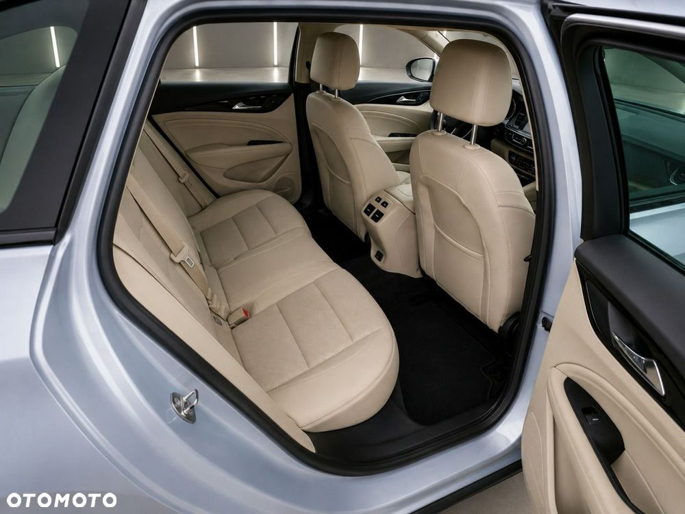Opel Insignia - 21