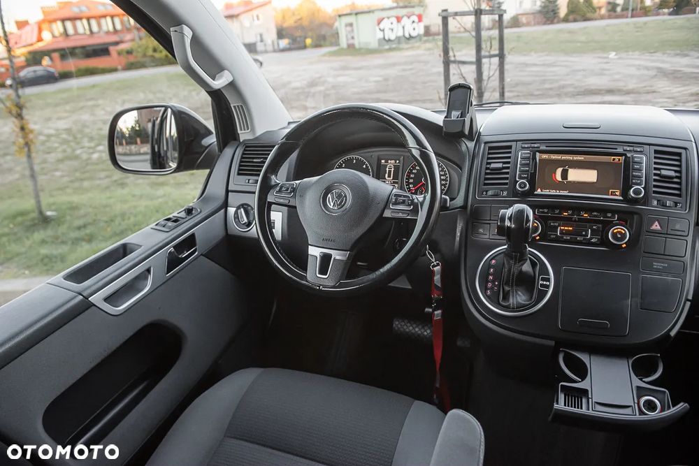 Volkswagen Multivan - 20