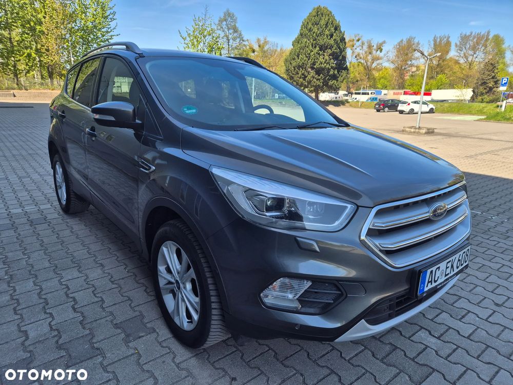 Ford Kuga 1.5 EcoBoost 2x4 Titanium - 3