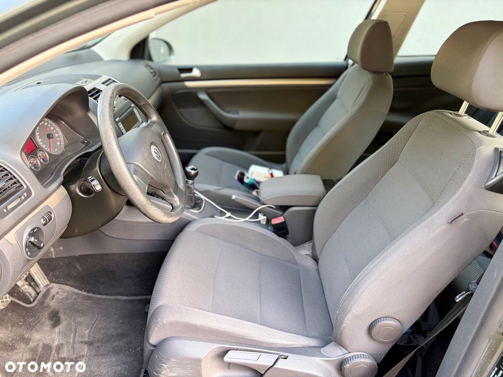 Volkswagen Golf 1.6 FSI Comfortline - 9