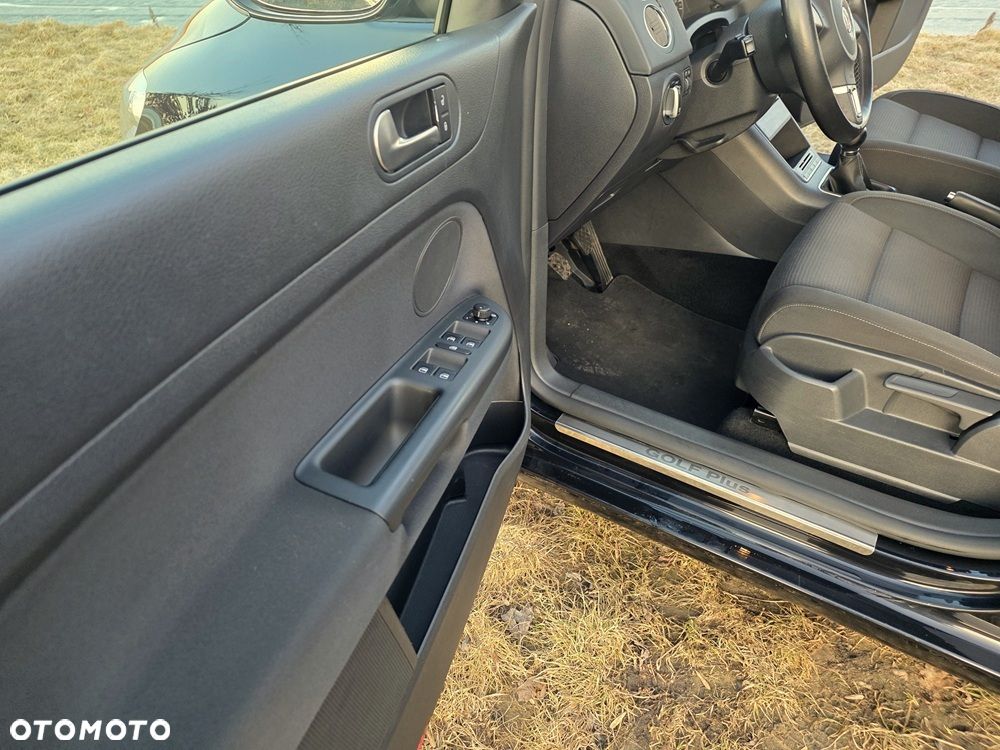 Volkswagen Golf Plus 1.6 TDI Comfortline - 24