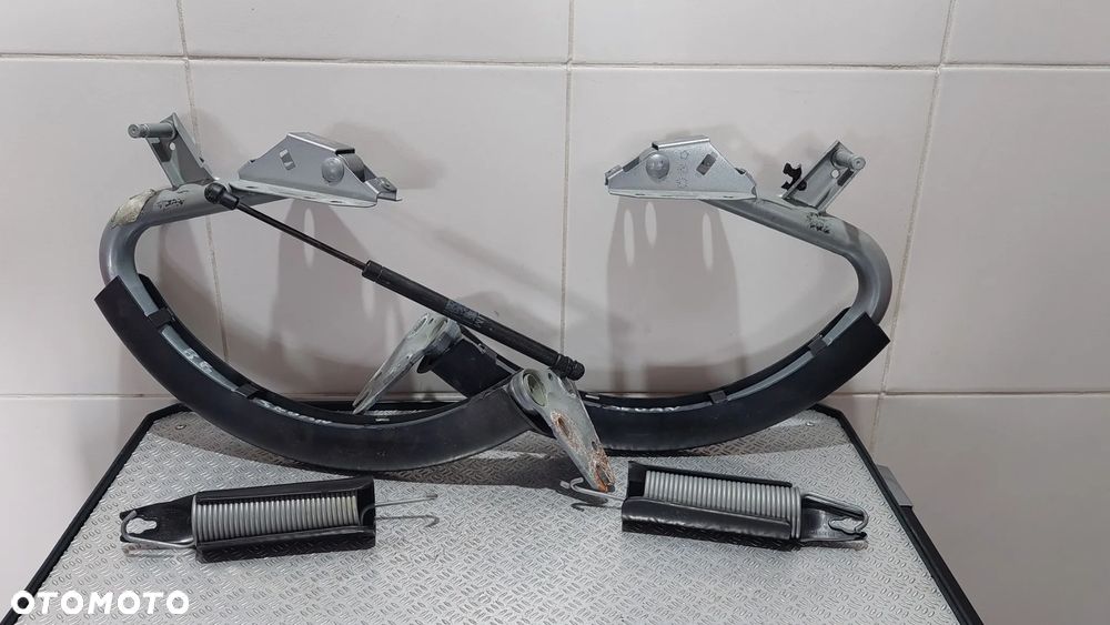 ZAWIASY KLAPY BAGAŻNIKA KOMPLET SEDAN AUDI A4 B8 R2009 NR 8K5827301H