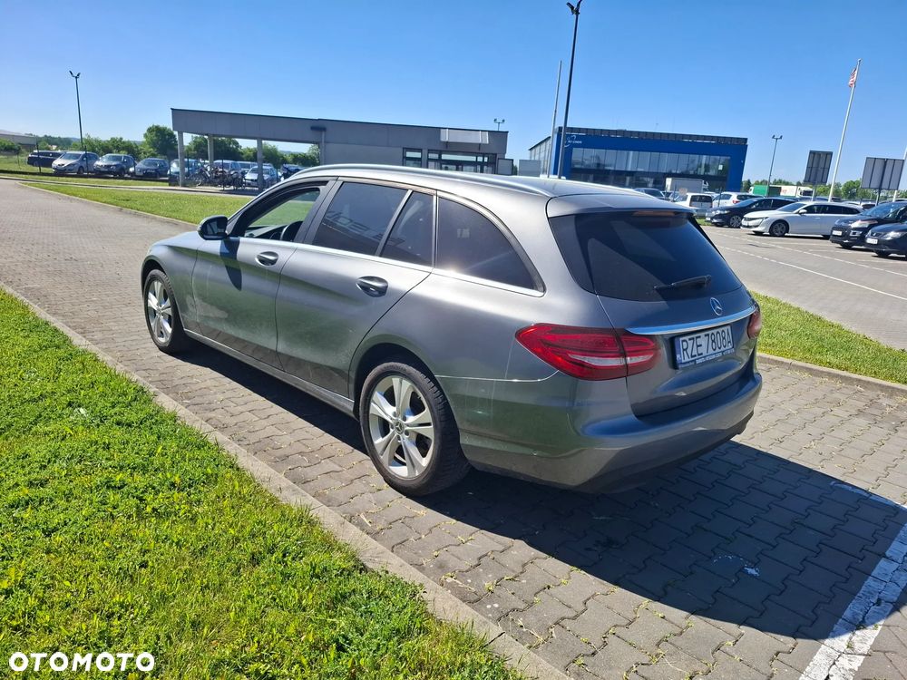 Mercedes-Benz Klasa C 200 4-Matic 9G-TRONIC - 2