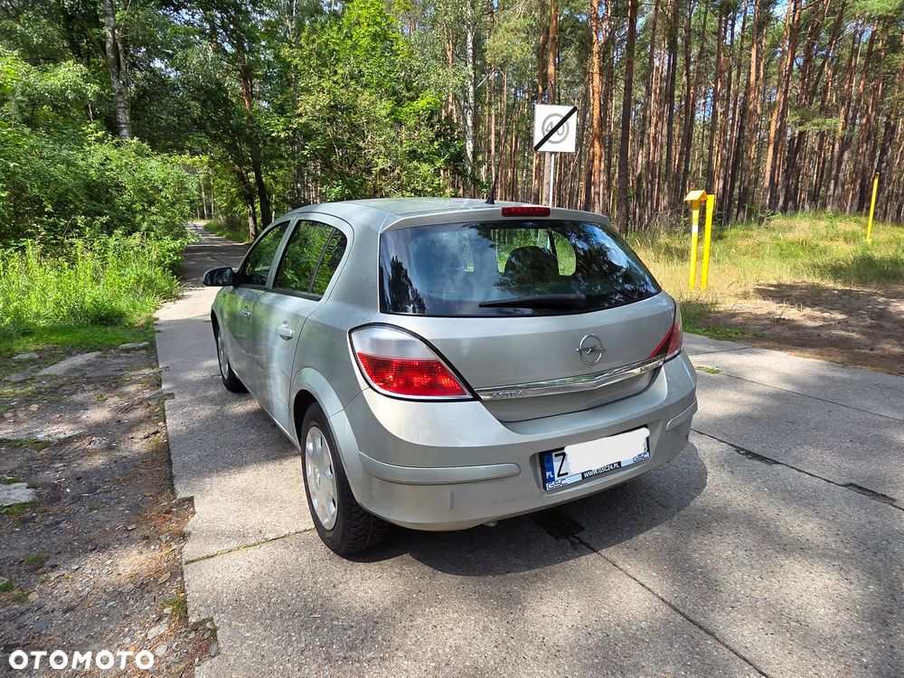 Opel Astra 1.6 Elegance Easytronic - 18