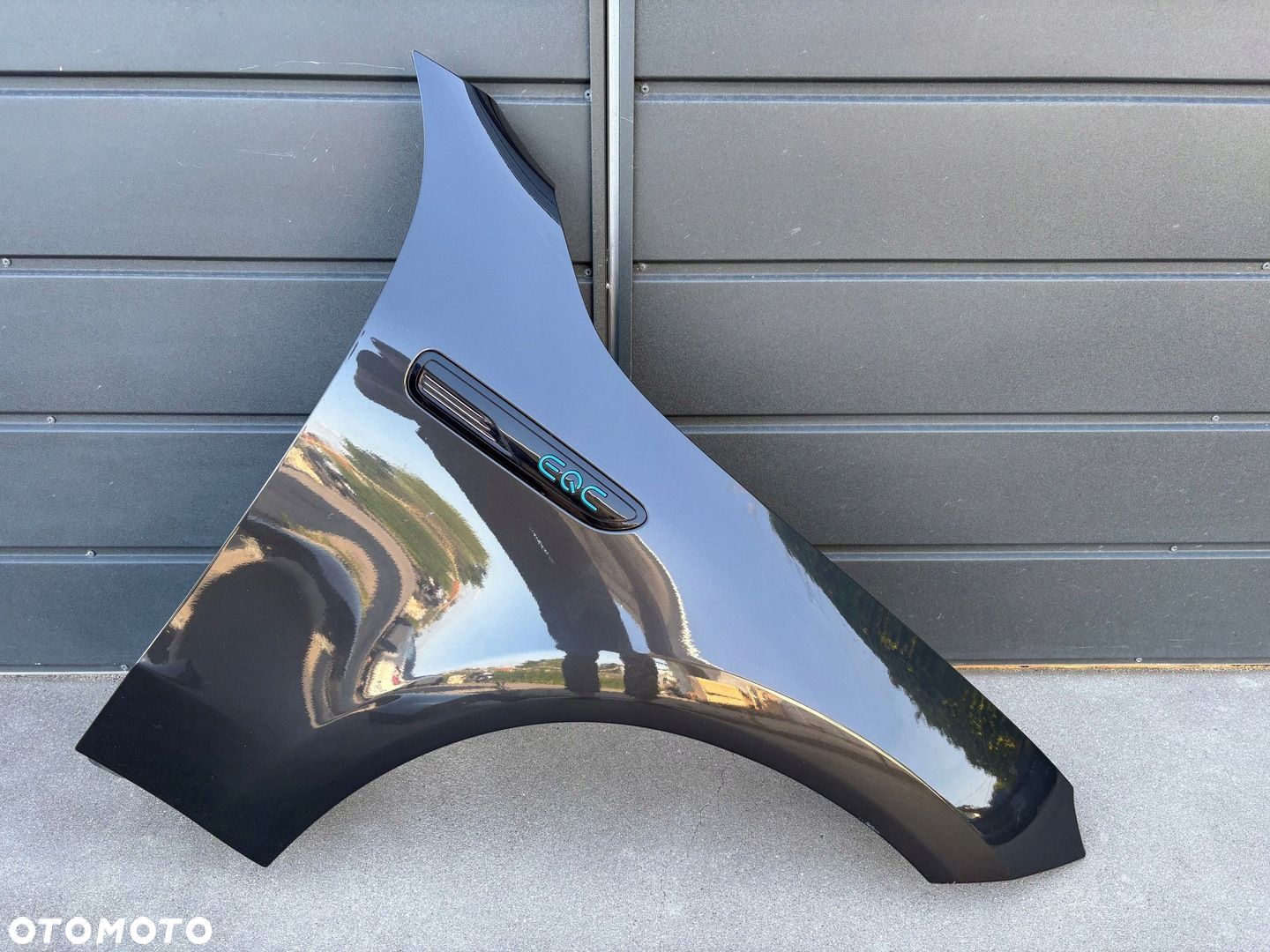 MERCEDES EQC W293 BŁOTNIK PRAWY PRZEDNI ORYG. ŁADNY - 1