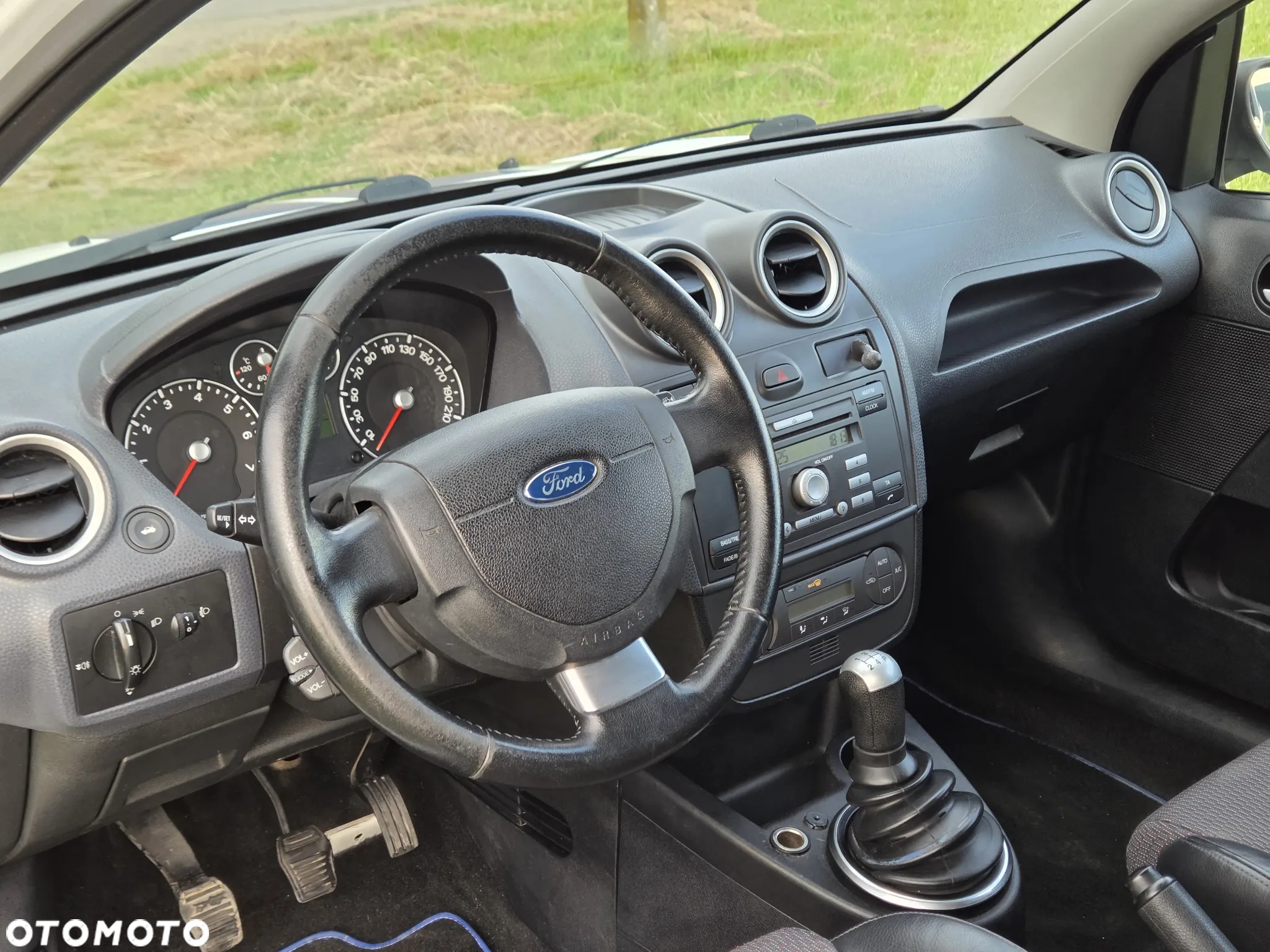 Ford Fiesta 1.6 Trend - 18