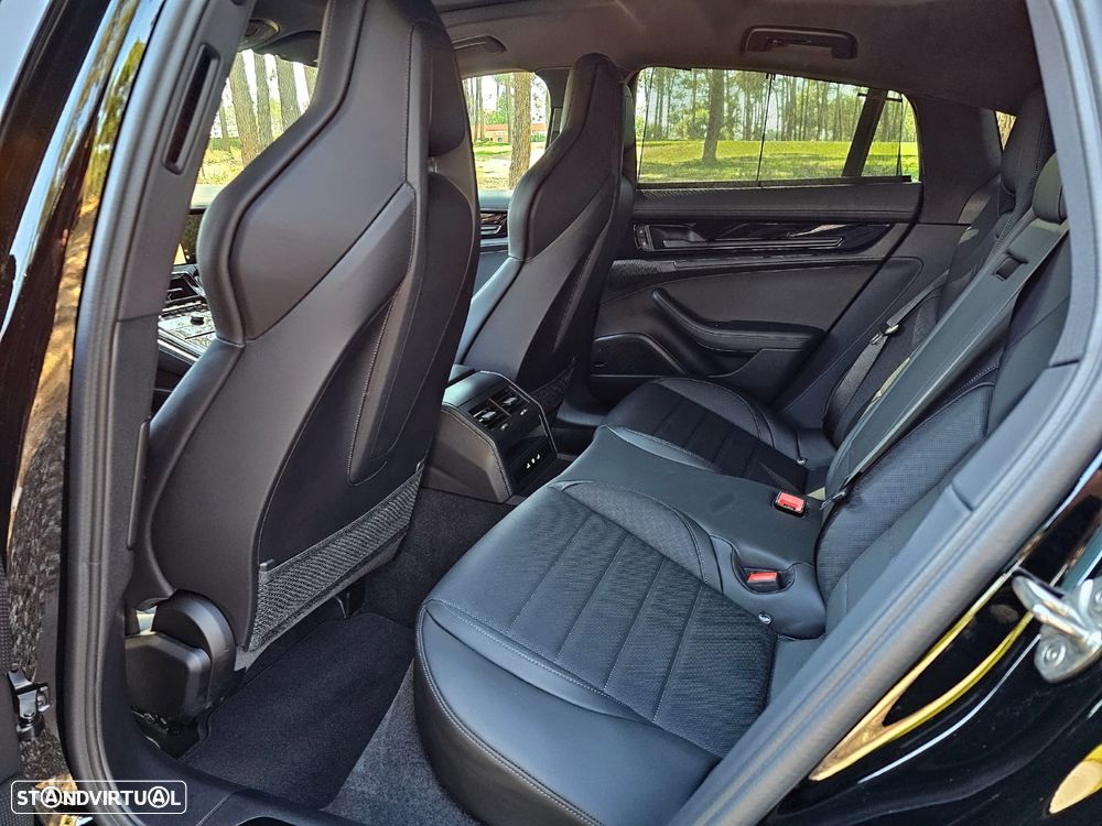 Porsche Panamera 4 E-Hybrid - 22
