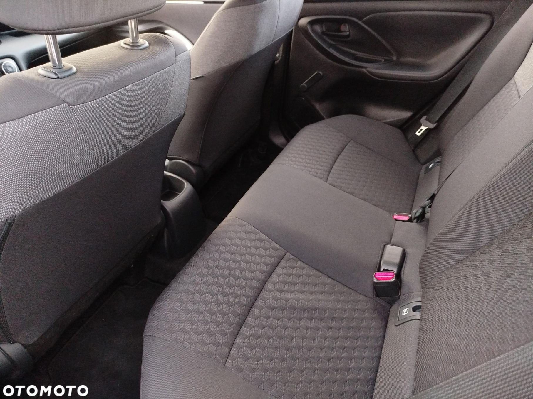Toyota Yaris - 12