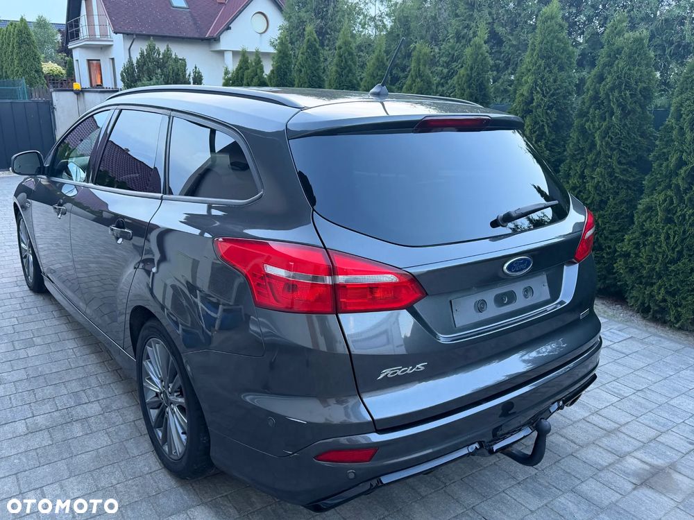 Ford Focus 1.5 EcoBoost ST-Line - 5