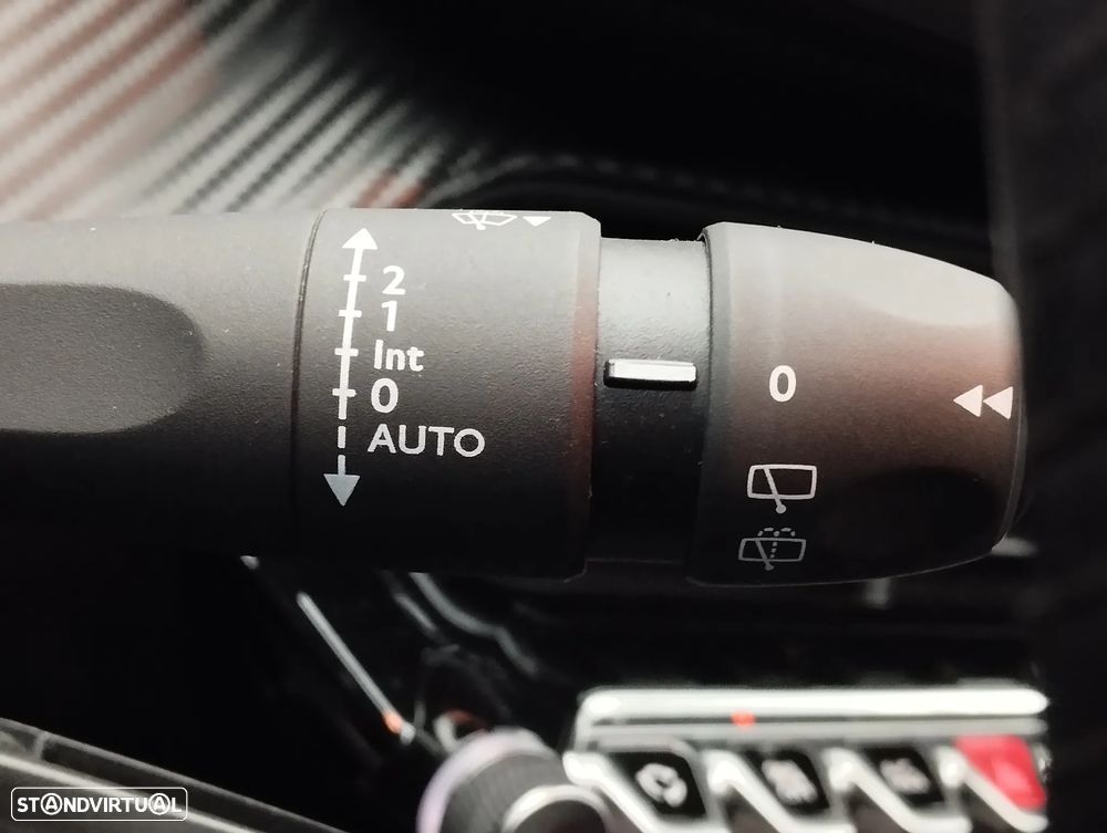 Peugeot 2008 1.2 PureTech Active Pack - 21