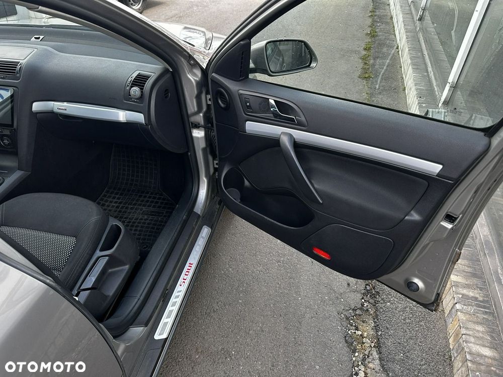 Skoda Octavia 2.0 TDI DPF 4x4 Scout - 24