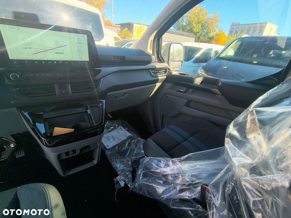 Ford Tourneo Custom - 18