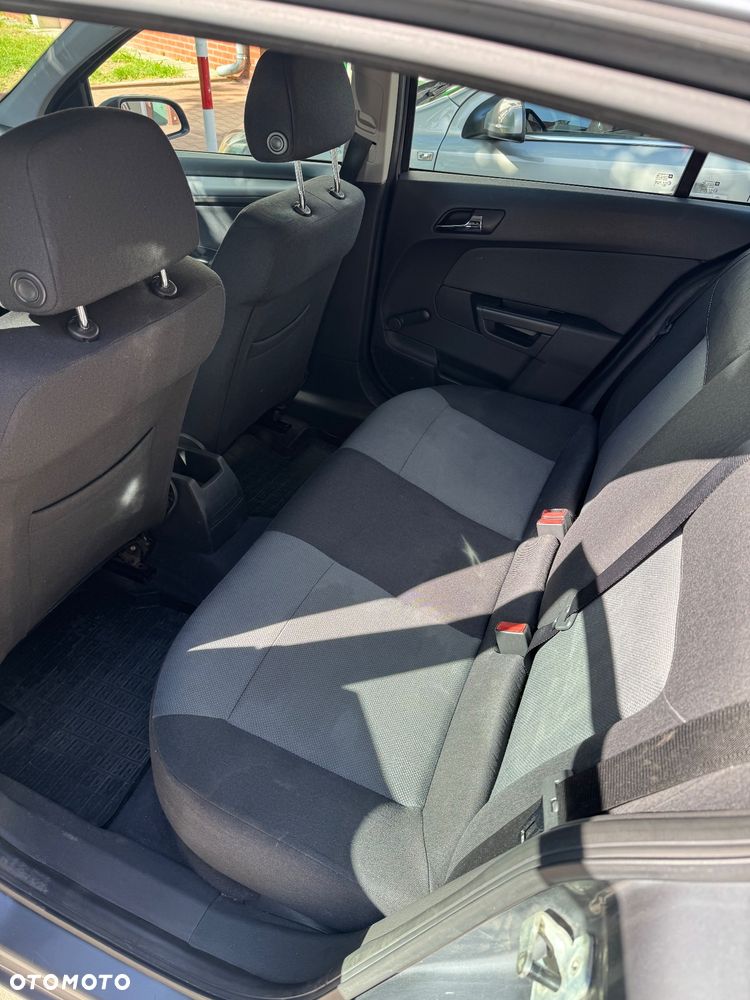 Opel Astra 1.3 CDTI Cosmo - 4