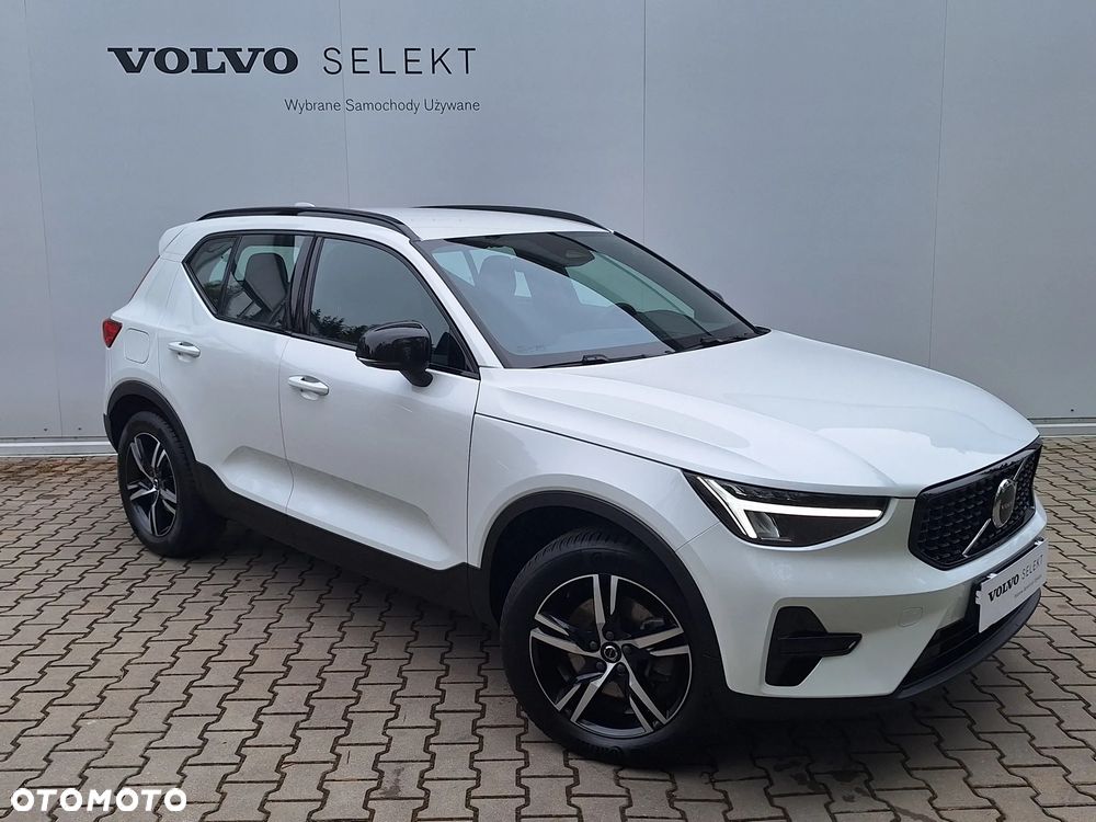 Volvo XC 40 B3 Plus Dark - 4