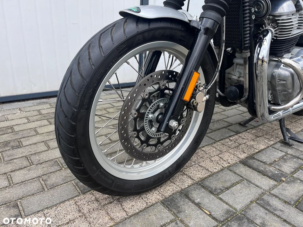 Royal Enfield Interceptor - 13