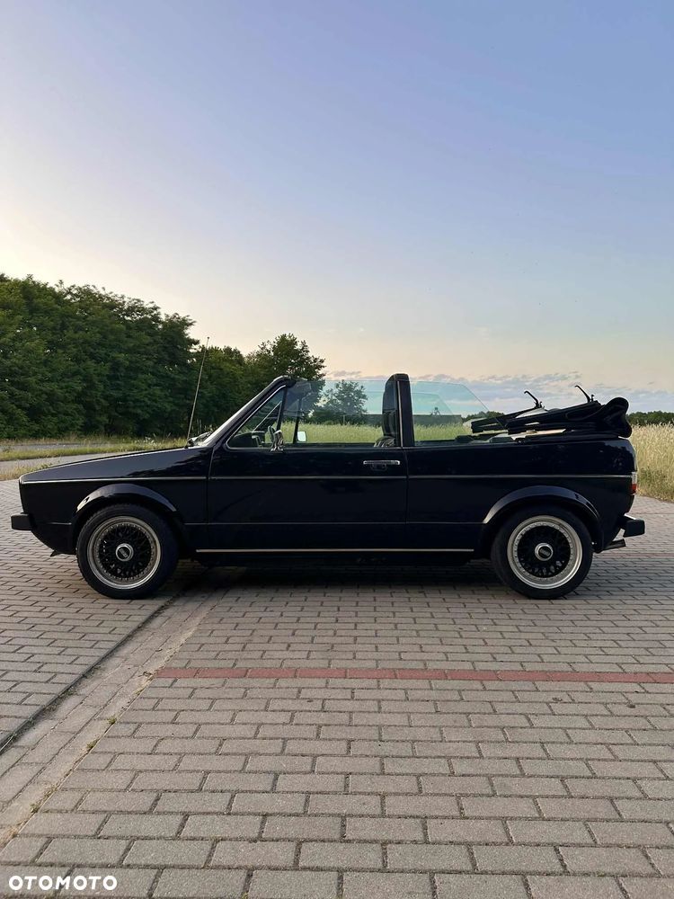 Volkswagen Golf 1.8 GL - 26