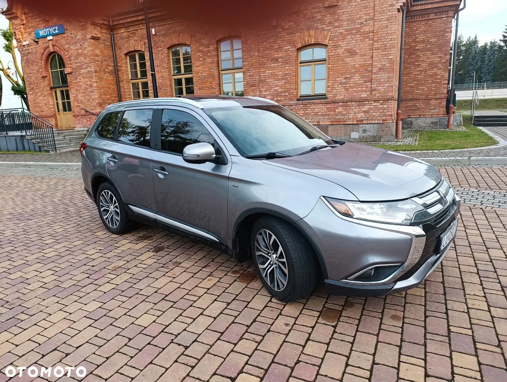 Mitsubishi Outlander - 1