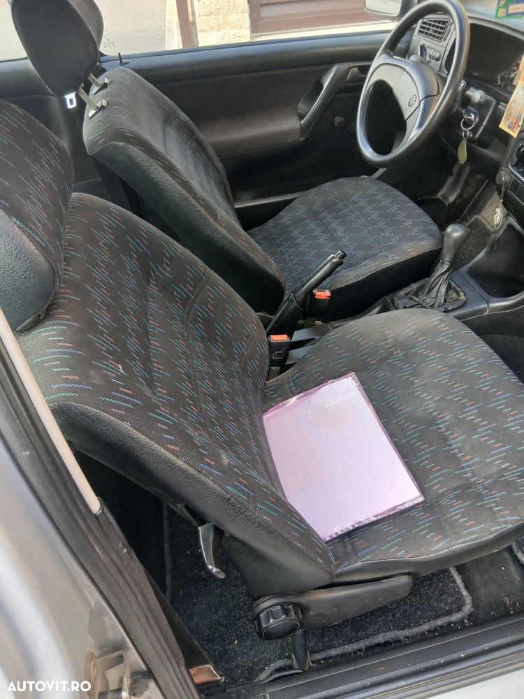 Volkswagen Golf CL - 2