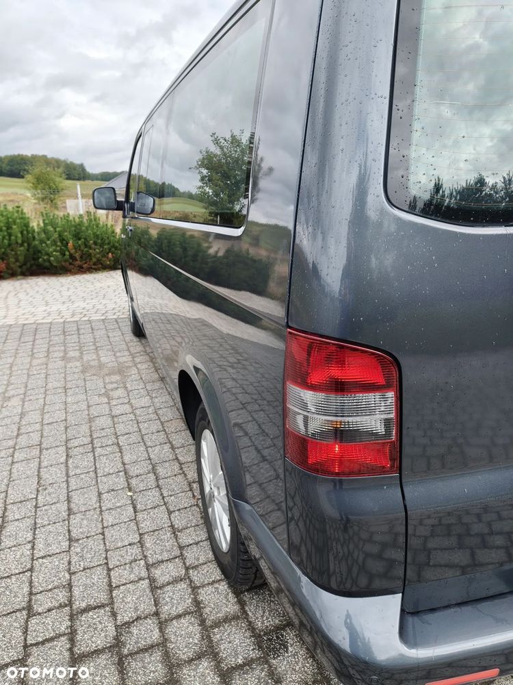 Volkswagen Caravelle - 8