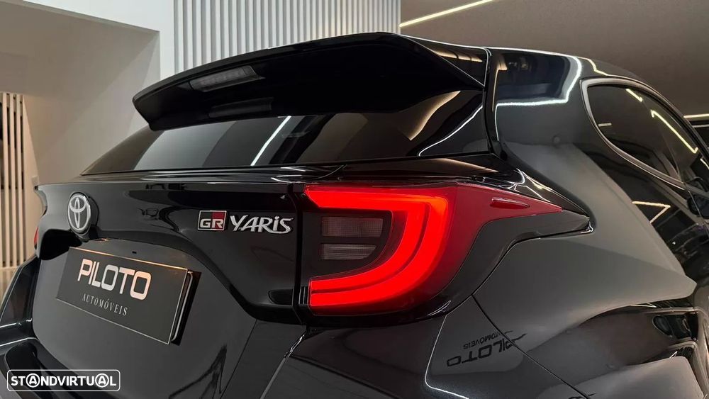 Toyota GR Yaris WRC Triple Edition - 16