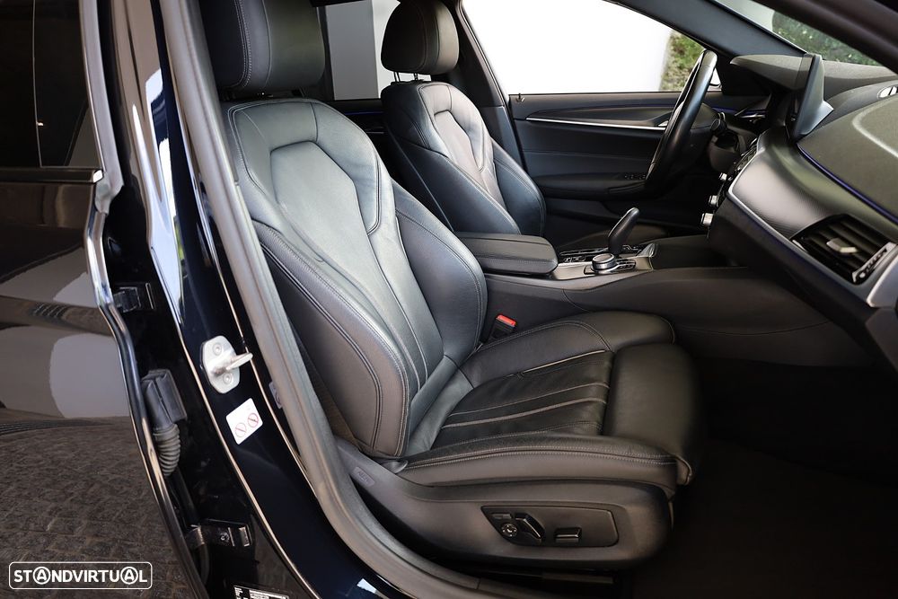 BMW 520 d Pack Desportivo M Auto - 57