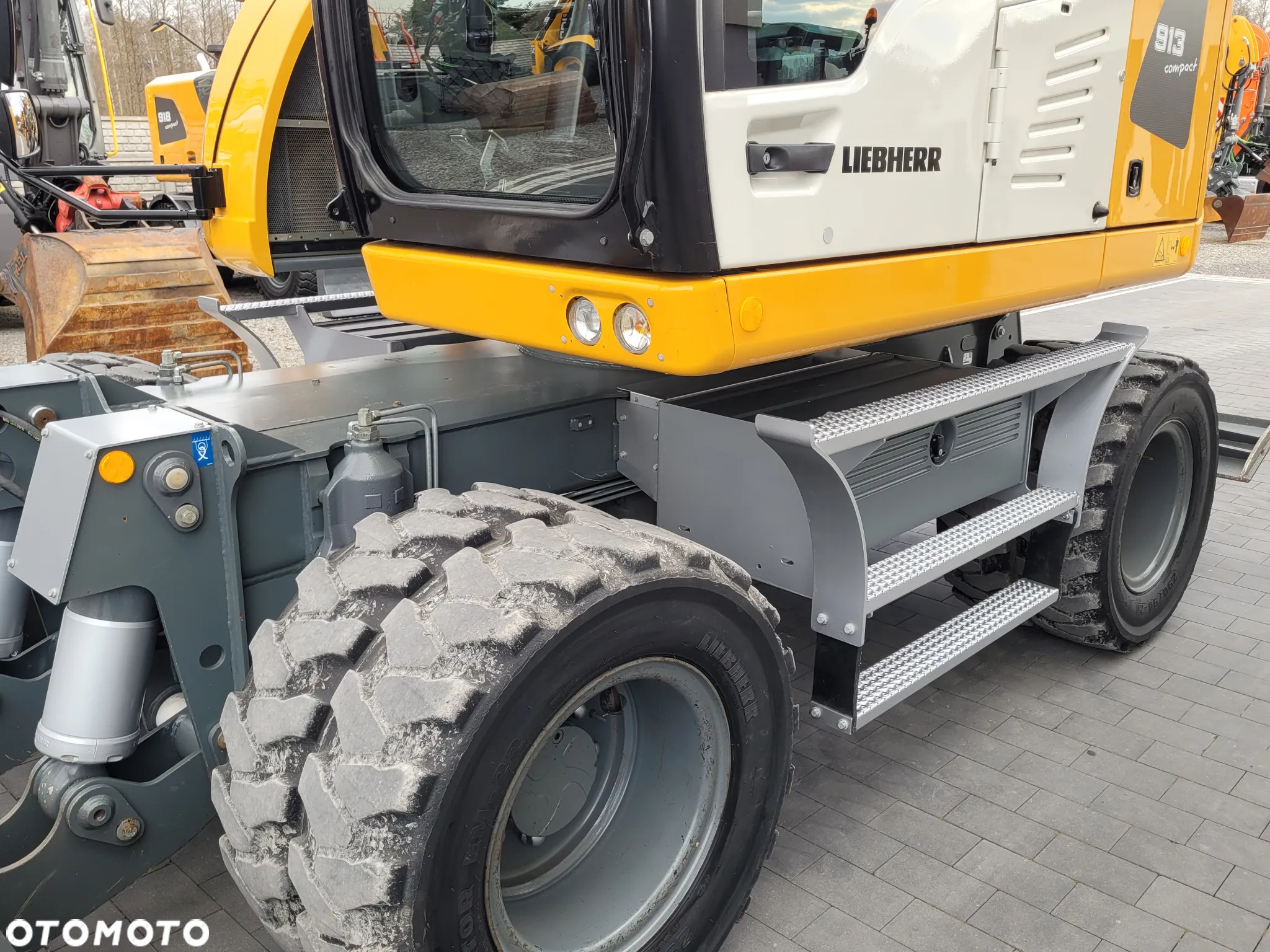 Liebherr A913 compact / 3400h / jak NOWA!!! / - 10