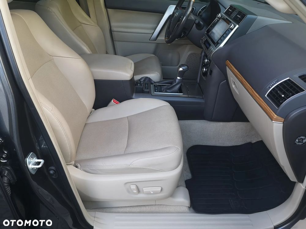 Toyota Land Cruiser LC 2.8 D-4D Premium - 25