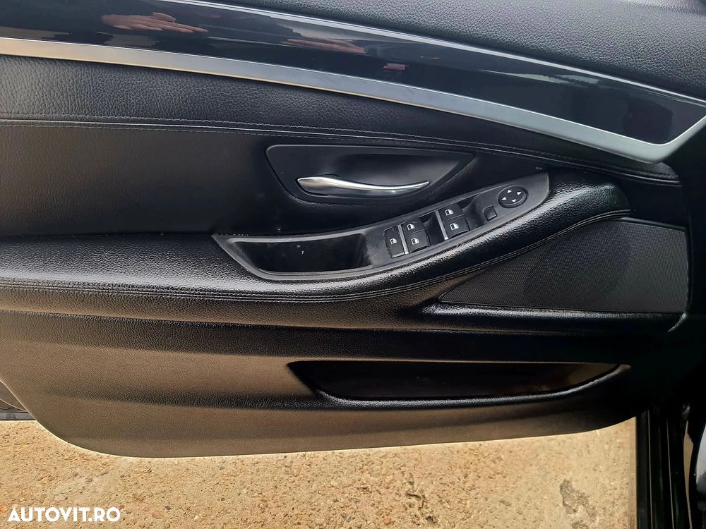 BMW Seria 5 530d AT - 12