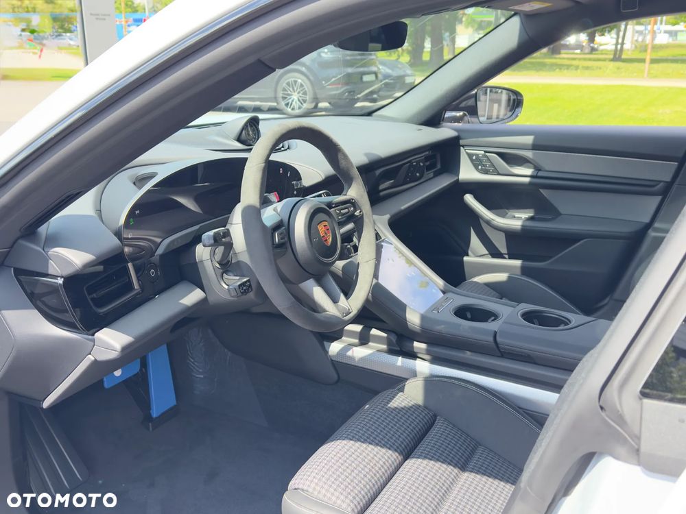 Porsche Taycan 105kWh 4 - 11