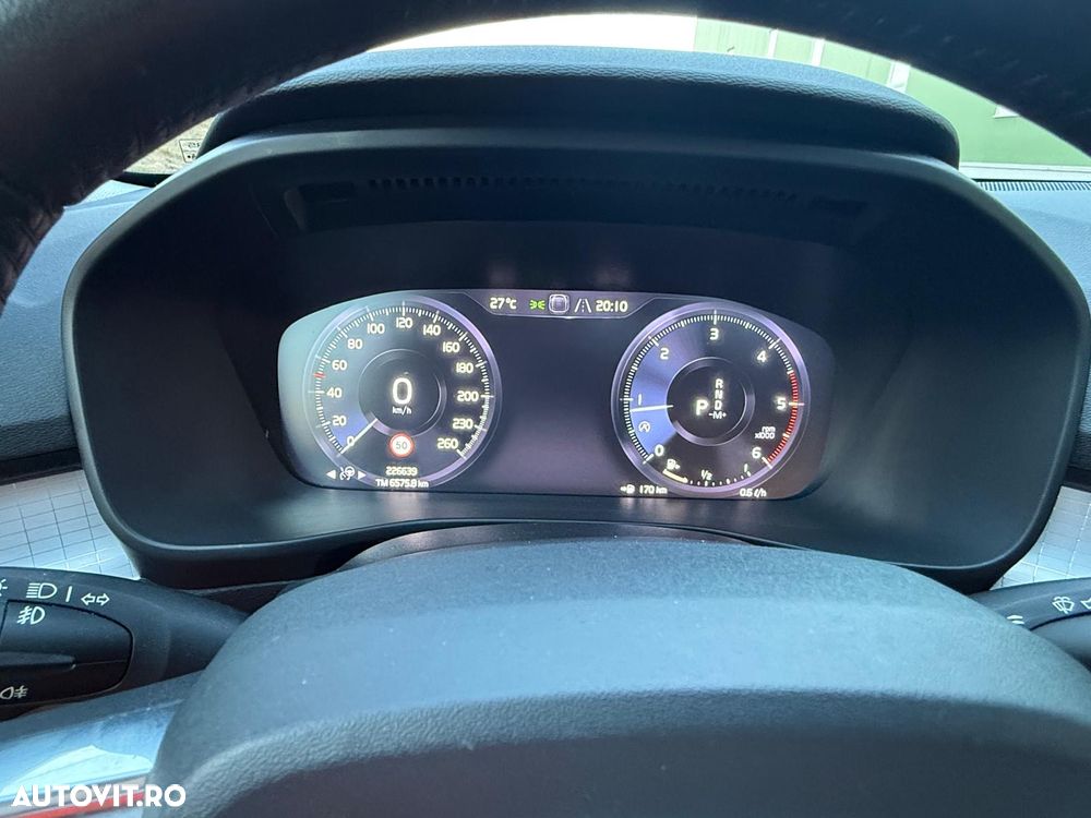 Volvo XC 40 D4 AWD Geartronic Momentum Pro - 15
