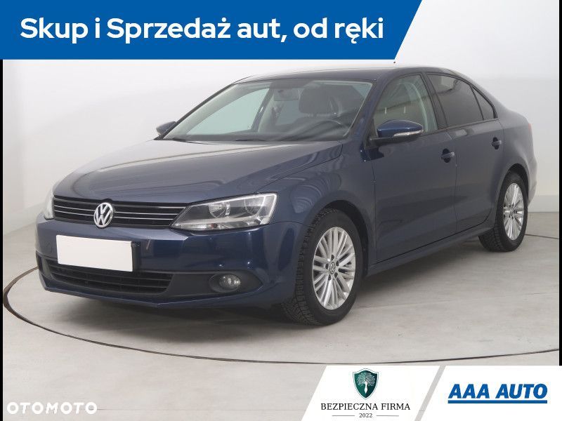 Volkswagen Jetta - 3