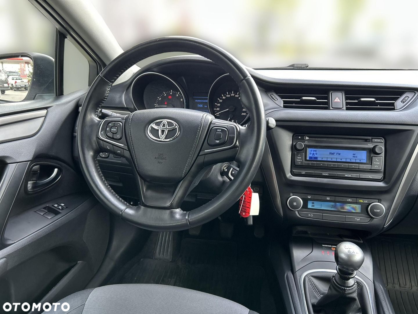 Toyota Avensis 1.8 Active - 12