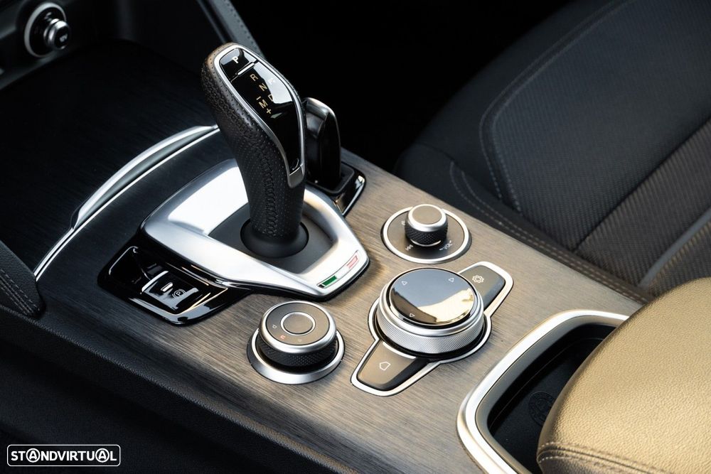 Alfa Romeo Stelvio 2.2 D Super AT8 - 26