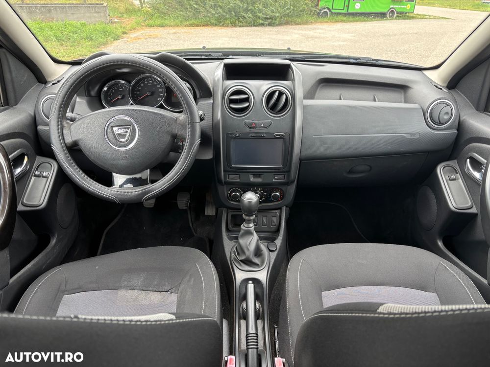 Dacia Duster 1.6 4x2 Laureate - 4