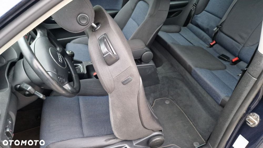 Audi A3 3-drzwiowe 2.0 FSI Attraction - 15
