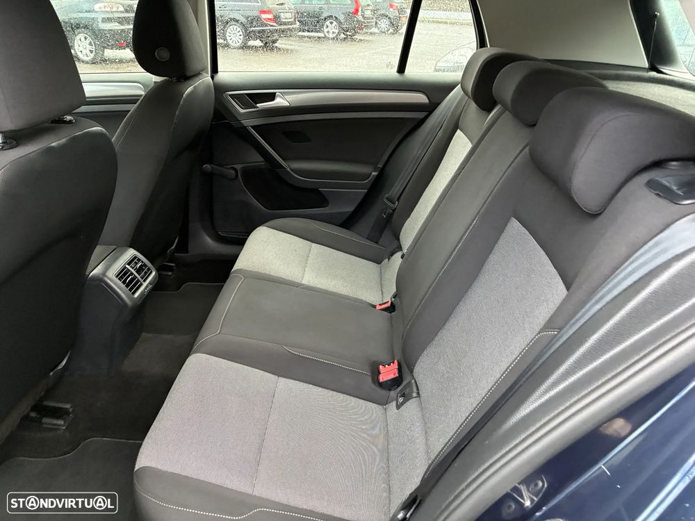 VW Golf 1.6 TDi Confortline - 4