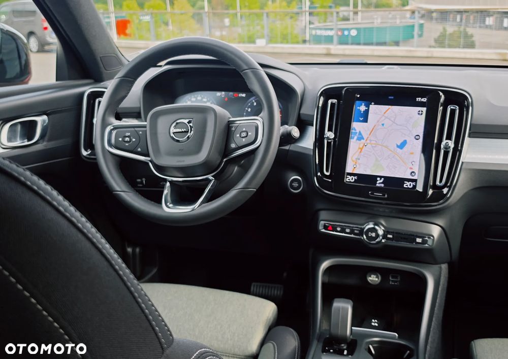 Volvo XC 40 T3 R-Design - 28