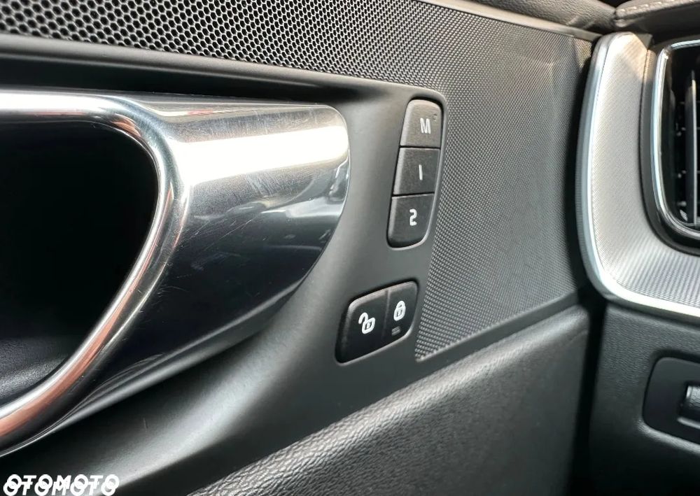 Volvo XC 60 B5 D AWD Geartronic Inscription - 21