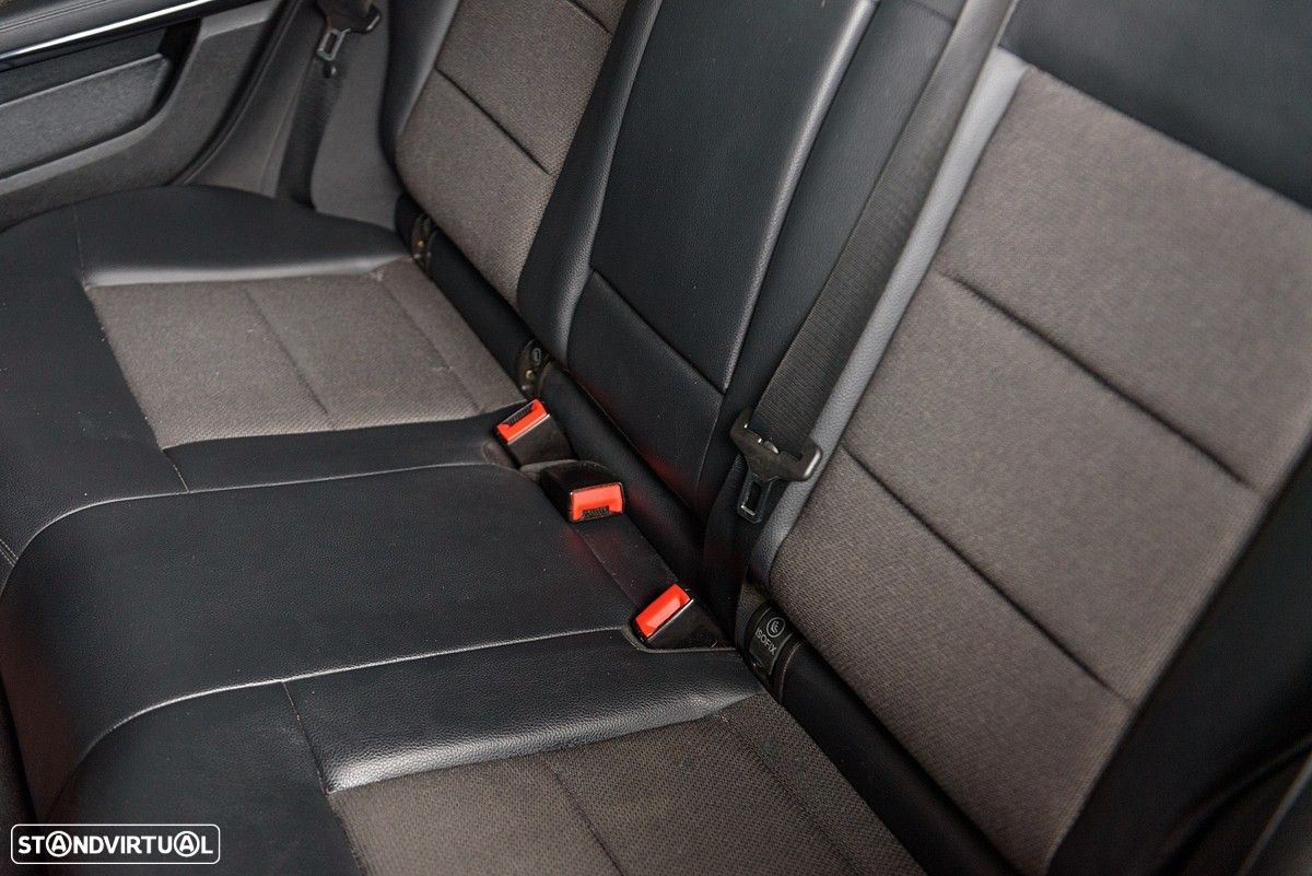 Mercedes-Benz E 220 CDi Avantgarde BlueEfficiency - 21