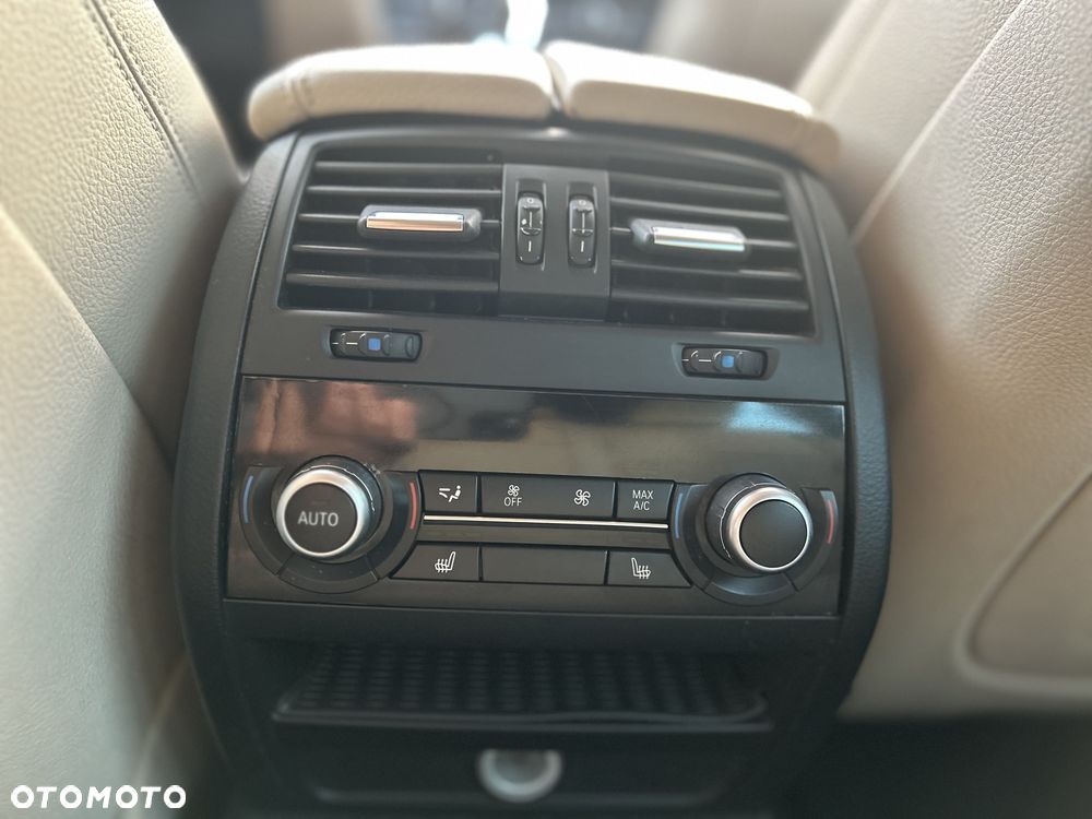 BMW Seria 5 520d xDrive Luxury Line - 29