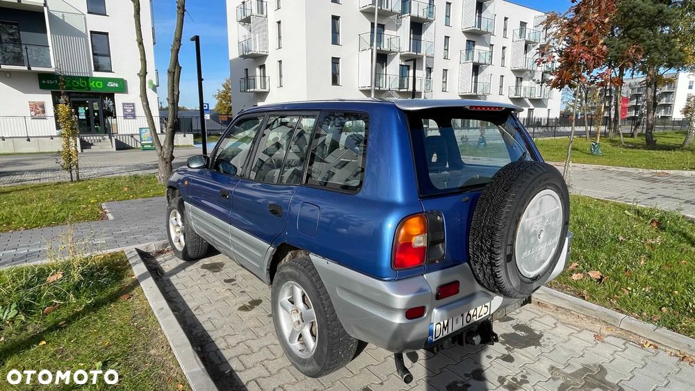 Toyota RAV4 - 3