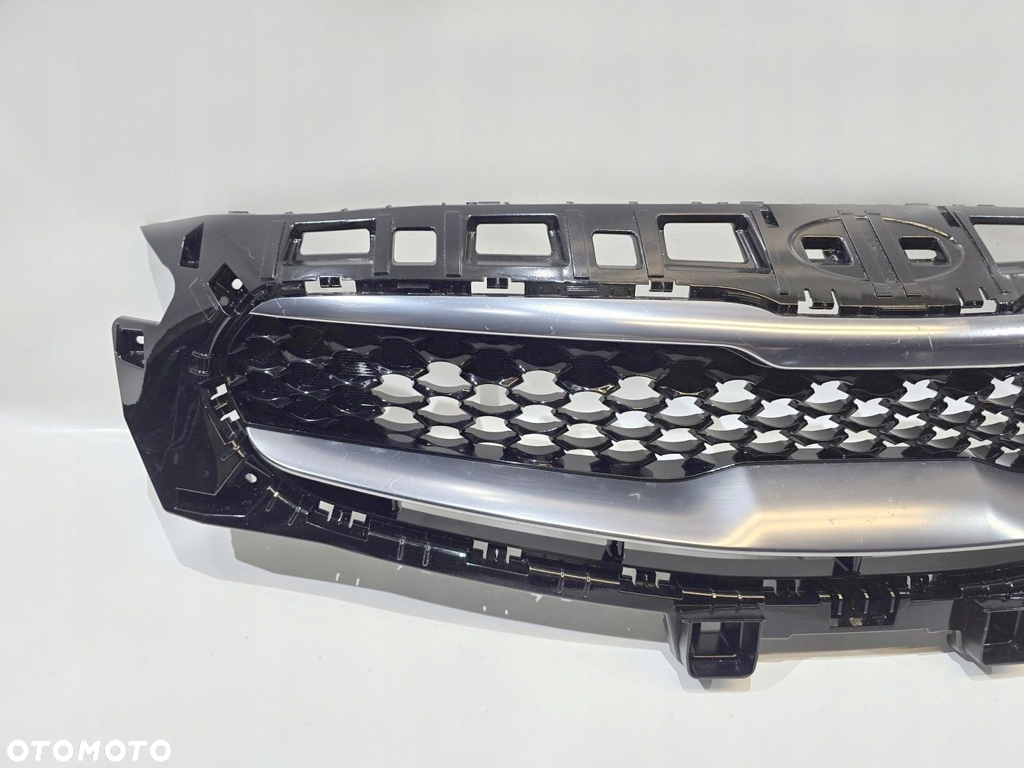ATRAPA GRILL GRIL KIA XCEED X-CEED 19r 86350-J7CA0 - 3